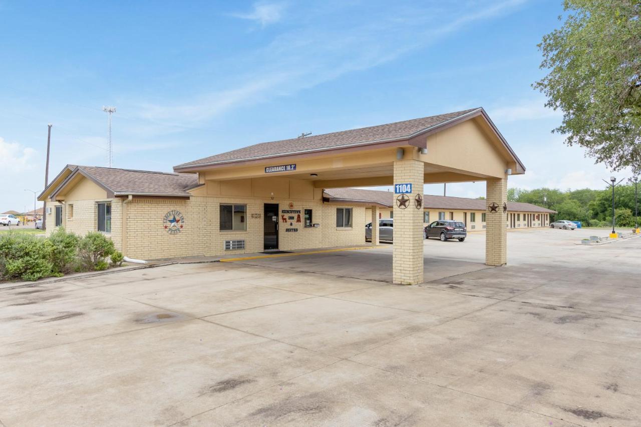 Freer Executive Inn And Studios Esterno foto